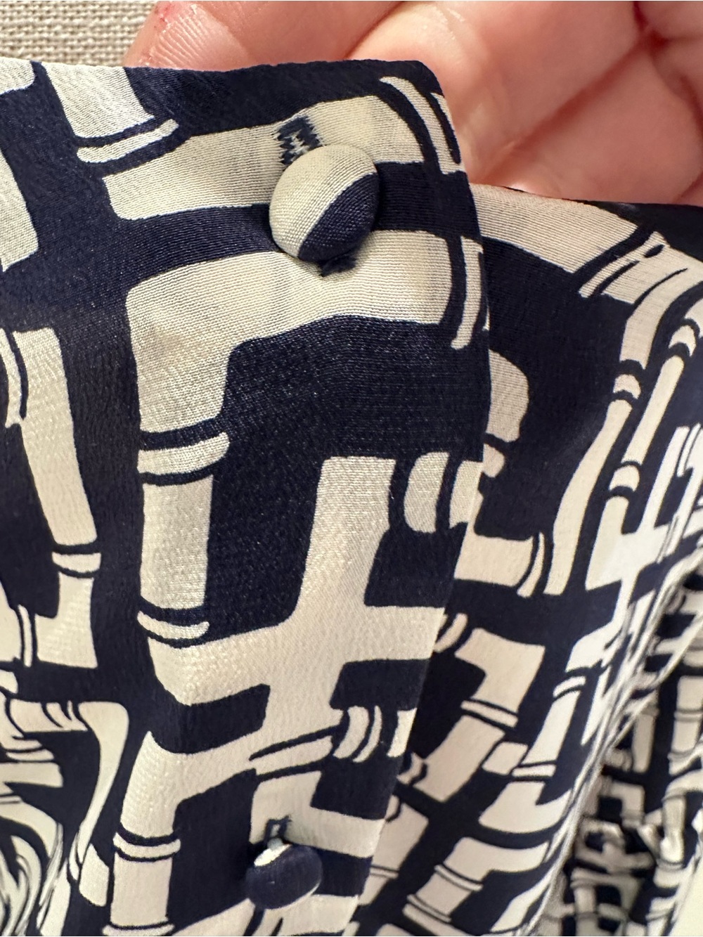 Lilly Pulitzer Navy & ivory Geometric Scoop Neck Blouse - Picture 5 of 7